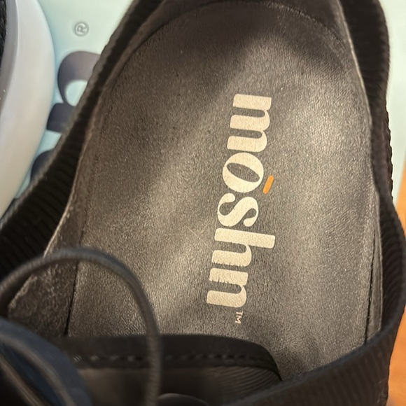 Moshn Leap by Klogs Footwear. Slip resistant tennis shoe. - Picture 4 of 7